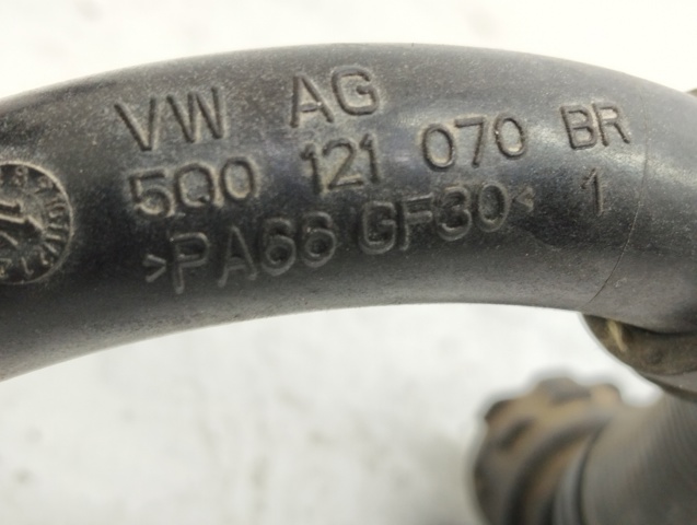 Mangueira (cano derivado) do sistema de esfriamento 5Q0121070BR VAG