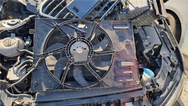 Ventilador elétrico de esfriamento montado (motor + roda de aletas) 5Q0121203BT VAG