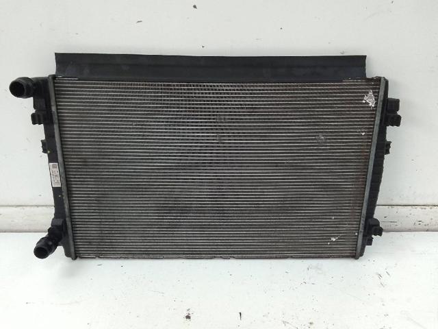 Radiador de esfriamento de motor 5Q0121251EM VAG