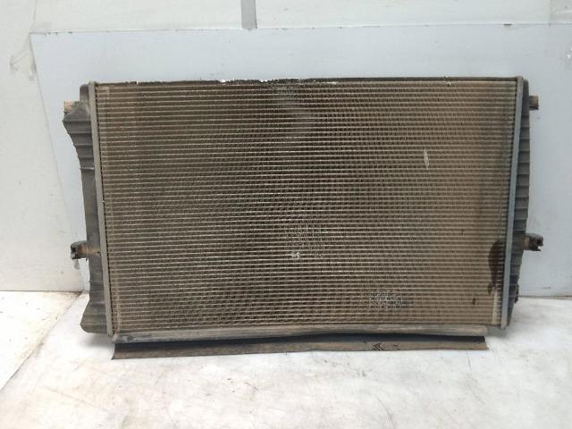 Radiador de esfriamento de motor 5Q0121251EM VAG