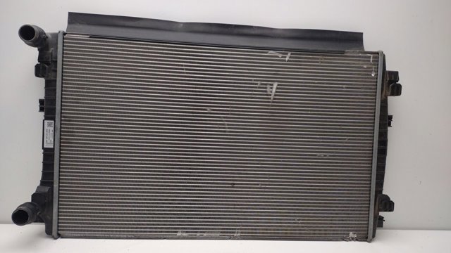 Radiador de esfriamento de motor 5Q0121251GQ VAG