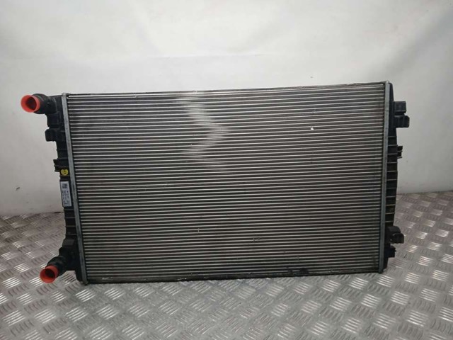 Radiador de esfriamento de motor 5Q0121251GQ VAG