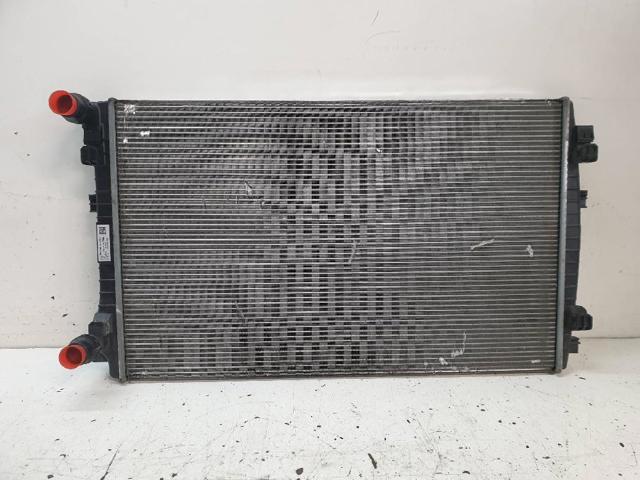 Radiador de esfriamento de motor 5Q0121251GQ VAG