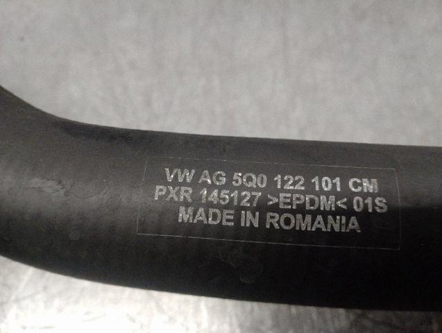 VAG 5Q0122101BE Шланг (патрубок) радиатора охлаждения верхний в наличии Украина
