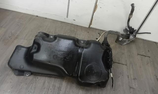 VAG 5Q0201085AC Бензобак в наличии Киев