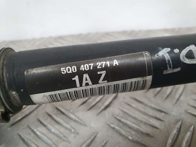 VAG 5Q0407271A Левая полуось в наличии Черкассы