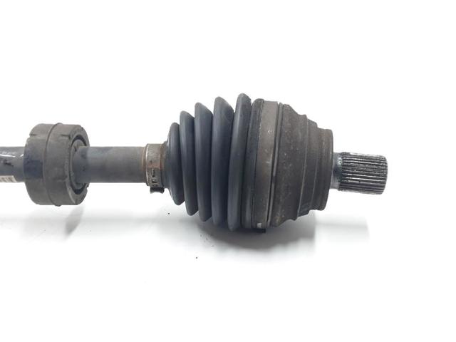 VAG 5Q0407271CC Левая полуось в наличии Житомир