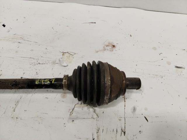 VAG 5Q0407271DD Левая полуось в наличии Чернигов