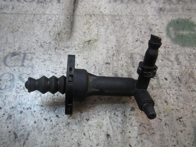 VAG 5Q0721261K Цилиндр сцепления рабочий в наличии Сумы