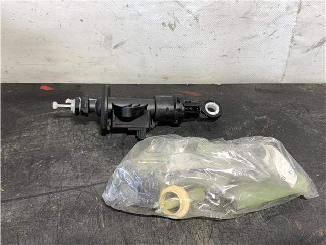 Cilindro mestre de embraiagem 5Q0721388J VAG