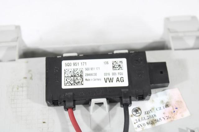 VAG 5Q0951171 Датчик движения в салоне в наличии Киев