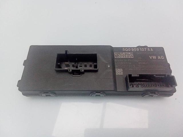 VAG 5Q0959107AA в наличии Киев