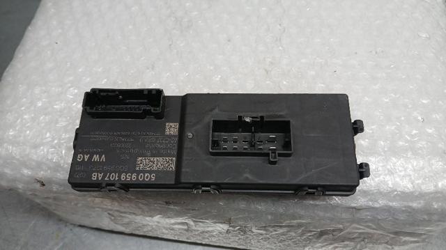VAG 5Q0959107AB в наличии Тернополь