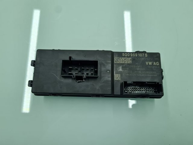 5Q0959107S VAG Модуль управления (ЭБУ) открытия крышки багажника (двери 3/5-й задней) купить в Николаев