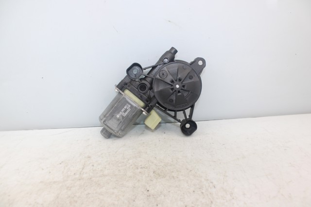 Motor regulador do vidro dianteiro esquerdo para Volkswagen Golf VII Lim (BQ1) ADVANCE / 12.16 - 12.20 5Q0959801C