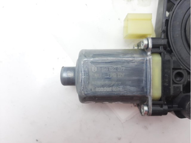 Motor regulador do vidro esquerdo dianteiro para o assento ateca 1.0 tsi dlaa 5Q0959801C