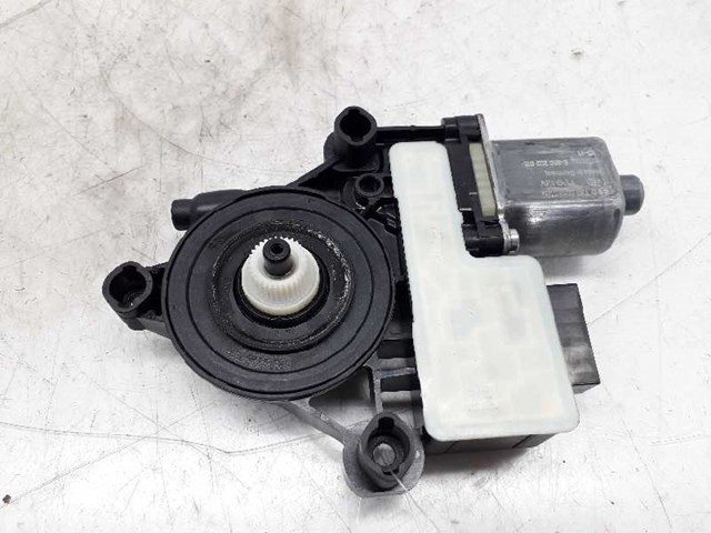 Motor regulador do vidro traseiro esquerdo para SEAT Leon 2.0 TDI CKF 5Q0959811A