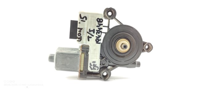 Motor regulador do vidro traseiro esquerdo para o assento leon 1.4 tsi cze 5Q0959811A