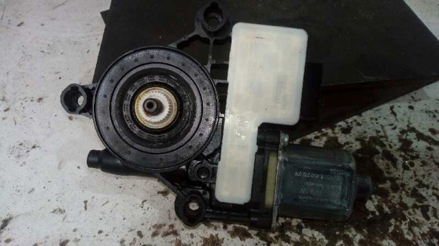 VAG 5Q0959812ASE1 Мотор стеклоподъемника двери задней правой в наличии Полтава