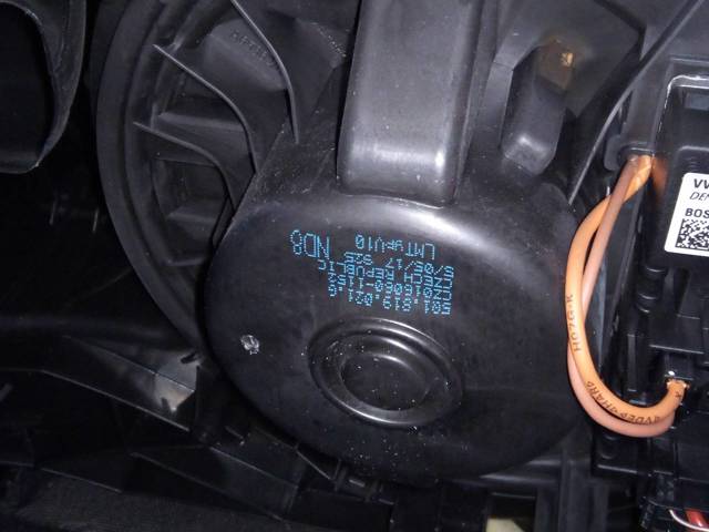 Motor de aquecimento para Volkswagen Touran 2.0 TDI (150 HP) DFGA 5Q1819021G