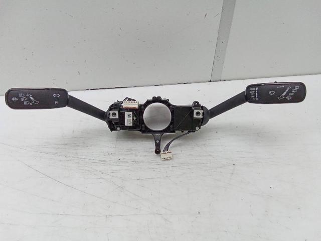 Comutador instalado na coluna da direção, montado Volkswagen Jetta 7 BU3, BU4