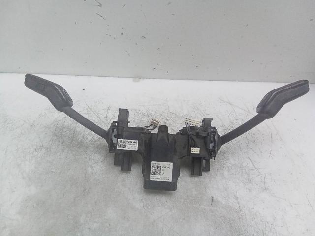 Comutador instalado na coluna da direção, montado Volkswagen Jetta 7 BU3, BU4