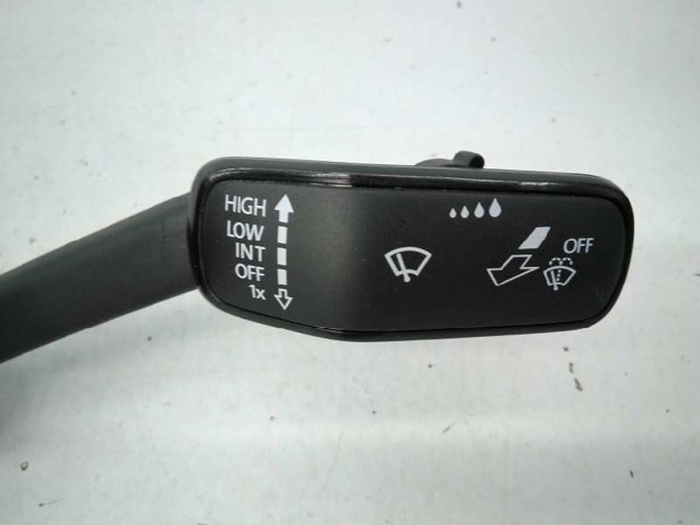 Comutador instalado na coluna da direção, montado Volkswagen Jetta 7 BU3, BU4