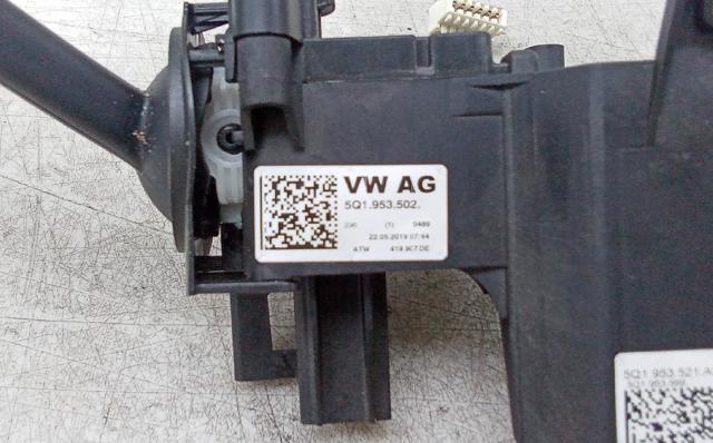 Comutador instalado na coluna da direção, montado Volkswagen Jetta 7 BU3, BU4