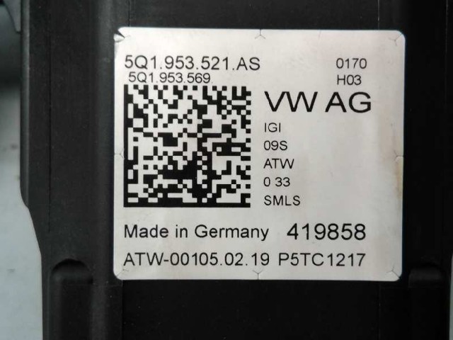 Comutador instalado na coluna da direção, montado Volkswagen Jetta 7 BU3, BU4