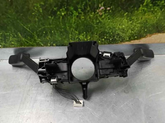 Comutador instalado na coluna da direção, montado Volkswagen Jetta 7 BU3, BU4