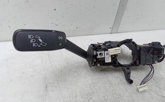 Comutador instalado na coluna da direção, montado Volkswagen Jetta 7 BU3, BU4