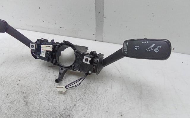 Comutador instalado na coluna da direção, montado Volkswagen Jetta 7 BU3, BU4