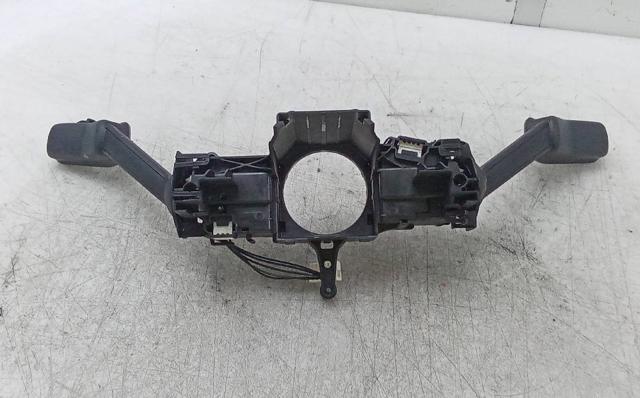 Comutador instalado na coluna da direção, montado Volkswagen Jetta 7 BU3, BU4
