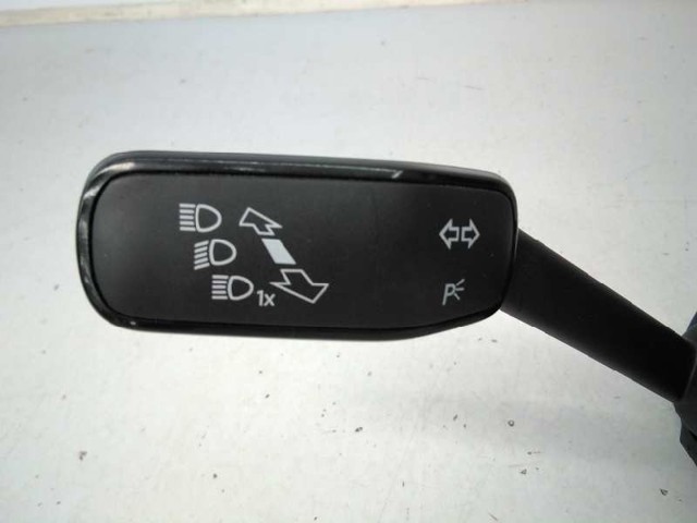 Comutador instalado na coluna da direção, montado Volkswagen Jetta 7 BU3, BU4