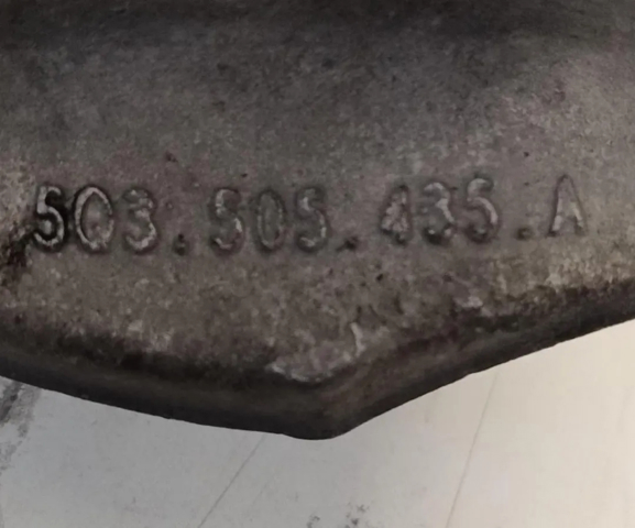 VAG 5Q3505435A Цапфа (поворотный кулак) задний левый в наличии Каменское