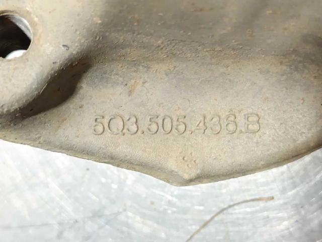 VAG 5Q3505436B Цапфа задняя правая в наличии Чернигов