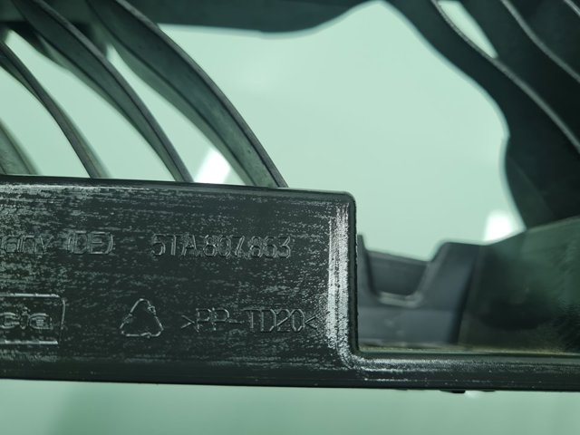 5TA807863 VAG Кронштейн бампера заднего центральный купить в Кривой Рог