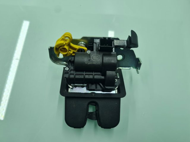 VAG 5TA827506 Замок багажника в наличии Черкассы