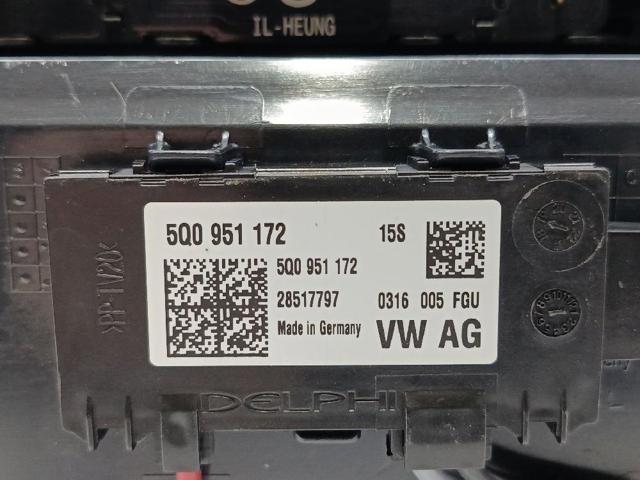 VAG 5TA947105C Плафон салона в наличии Украина
