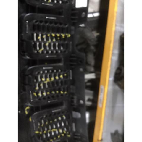 5UP86RXFAB Решетка радиатора купить Харьков