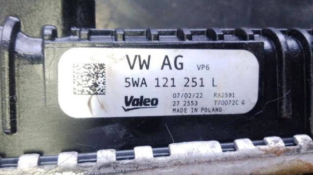 VAG 5WA121251L Радиатор охлаждения двигателя в наличии Полтава