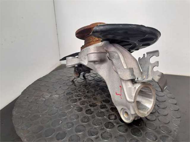 5WA407258A Цапфа (поворотный кулак) передний правый купить Украина