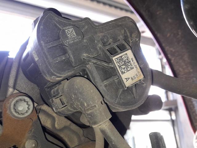 VAG 5WA615123 Суппорт тормозной передний левый в наличии Хмельницкий