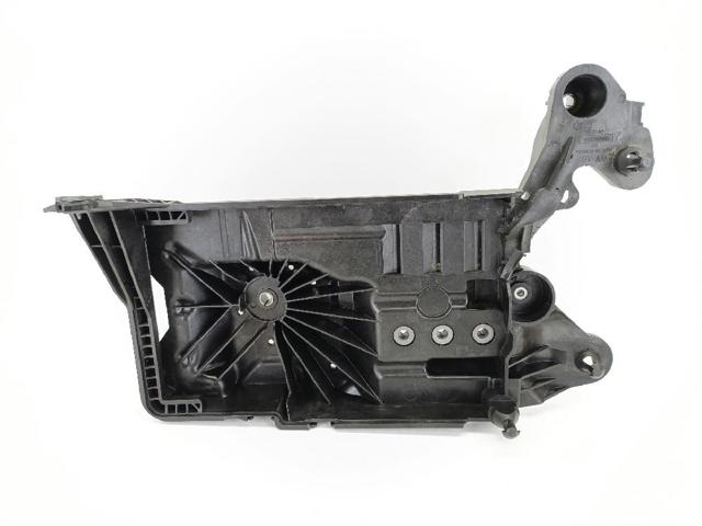 5WA915331B VAG Подставка аккумулятора купить в Киев