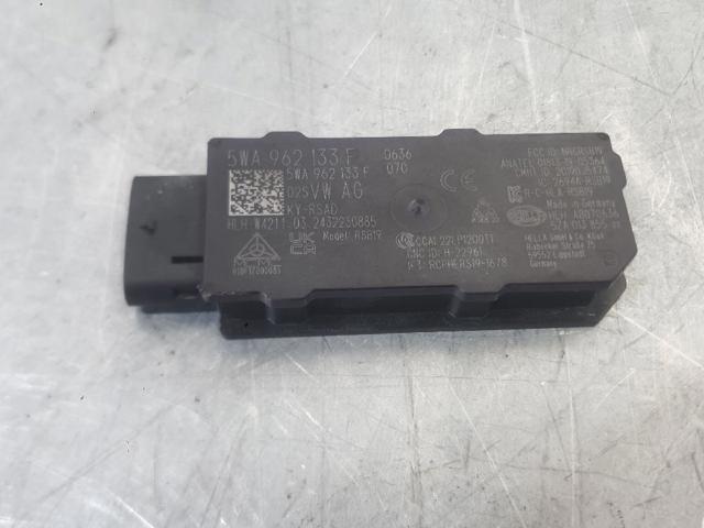 VAG 5WA962133F Антенна в наличии Киев