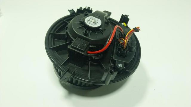 5WB819015A VAG Мотор вентилятора печки (отопителя салона) купить в Чернигов