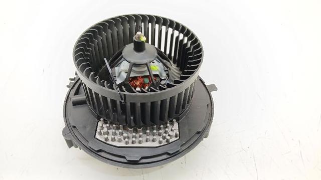 VAG 5WB819021A Вентилятор печки в наличии Кривой Рог