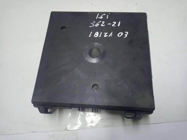 5WK48212D Блок предохранителей купить Чернигов
