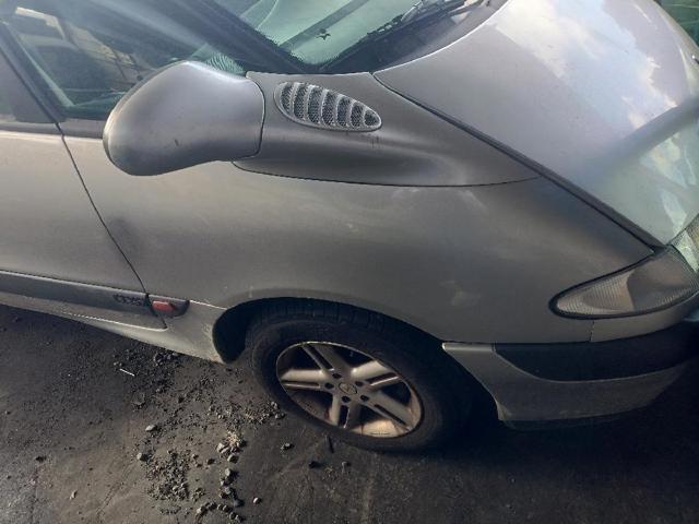Pára-lama dianteiro direito 6025300052 Renault (RVI)