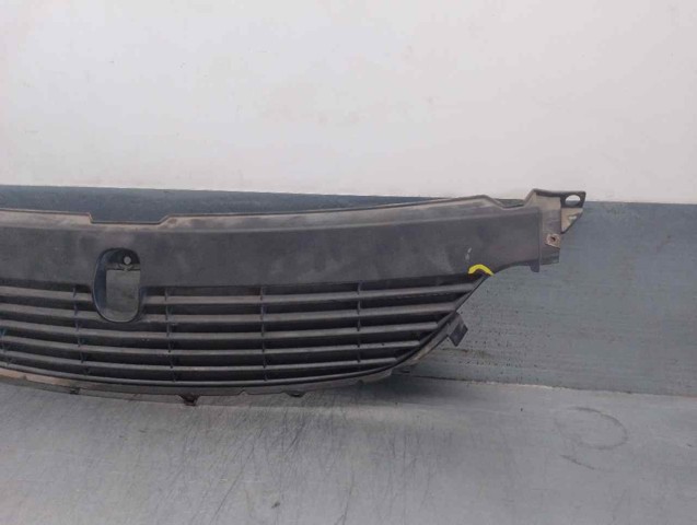 RENAULT 6025300465 Решетка радиатора в наличии Ужгород